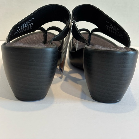 NWT Eastland Women's Black Thong Laurel Wedge Sandals SZ 7 - Picture 6 of 10